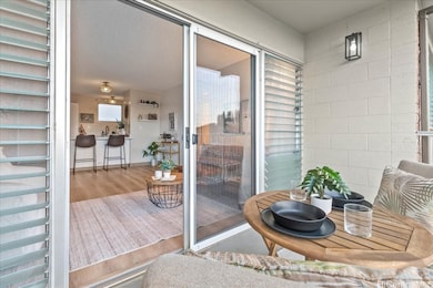 Large lanai area perfect for dining or lounging.