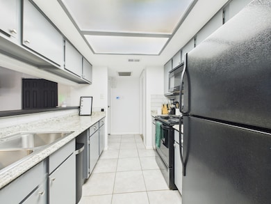 2814 S Bartell Dr unit 32, Houston, TX 77054 - photo 5