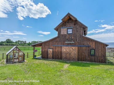 Timberlyne Barn