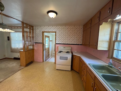 1902 Booth St, Winfield, KS 67156 - photo 7