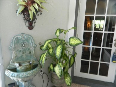 Your entry will charm your guests.