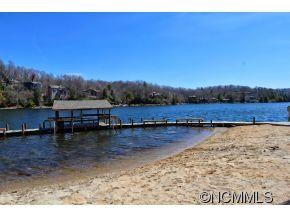.3 mile walk to Lake Atagahi