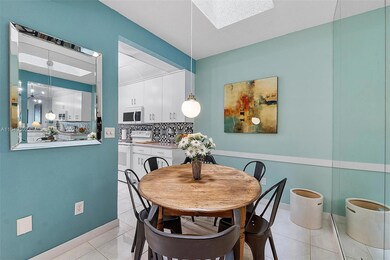 1301 N Riverside Dr unit 18, Pompano Beach, FL 33062 - photo 5