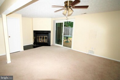 7427 Aspenpark Rd, Lorton, VA 22079 - photo 6