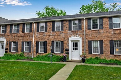 18 Thomas Jefferson Ln unit L, Buffalo, NY 14226 - photo 2