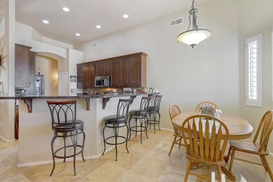 Breakfast bar AND eat in kitchen