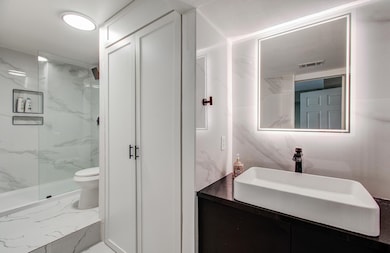 4641 Wild Indigo St unit 433, Houston, TX 77027 - photo 2