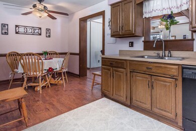 9112 Waltlee Rd, Louisville, KY 40291 - photo 6