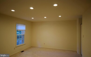 2922 Waterford Ct, Vienna, VA 22181 - photo 5