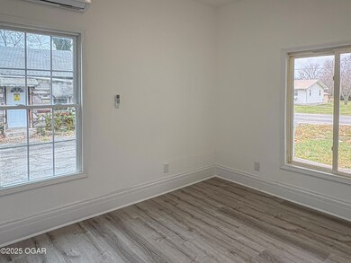 301 W High St, Alba, MO 64830 - photo 7