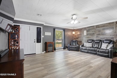 811 W Viator St, Delcambre, LA 70528 - photo 6