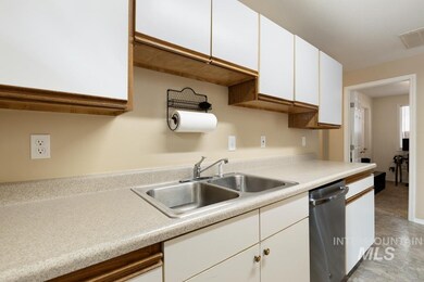 806 E Sheridan Ave, Nampa, ID 83686 - photo 5