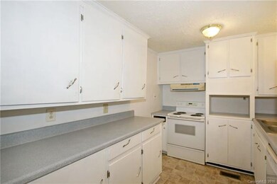 122 Country View Rd, Statesville, NC 28625 - photo 7