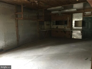 220 N Greenwood St, Tamaqua, PA 18252 - photo 3