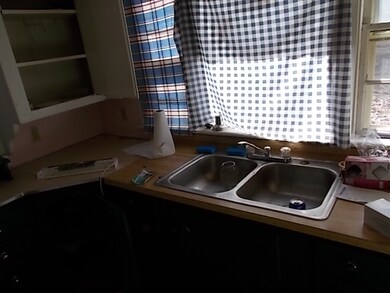 103 N Main St, Newton, NH 03858 - photo 6