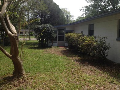 2242 Hugh Edwards Dr, Jacksonville, FL 32210 - photo 3