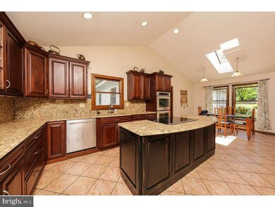 435 Mulberry Ct, Langhorne, PA 19047 - photo 2