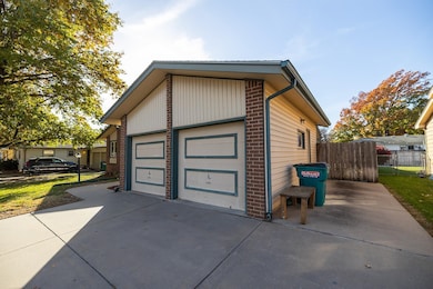 1229 N Dunsworth Ave, Wichita, KS 67212 - photo 3