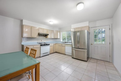 21 Leewood Loop, Staten Island, NY 10304 - photo 4