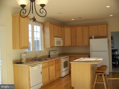 641 Shannon Dr N, Greencastle, PA 17225 - photo 7