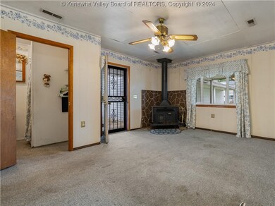 326 16th St, Dunbar, WV 25064 - photo 2