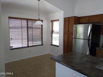 eat-in kitchen area