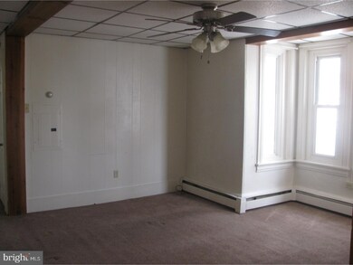 329 Walnut St unit 2ND FL, Spring City, PA 19475 - photo 4