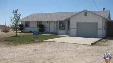 5902 Margaritha Ln, Rosamond, CA 93560 - photo 5