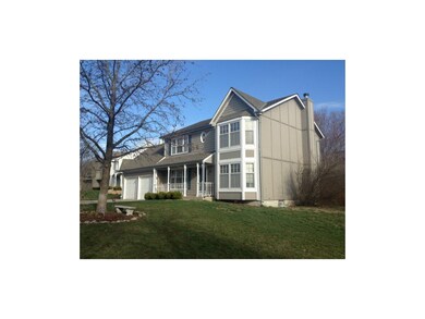 8006 Schweiger Dr, Lenexa, KS 66219 - photo 2