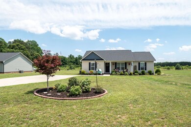 320 Bent Tree Ln, Dunn, NC 28334 - photo 2