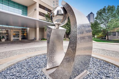 Miranova sculpture