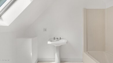 Bedroom 2 - 3LR
