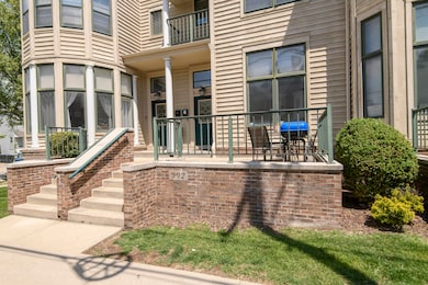 902 E Brady-5