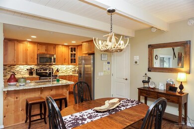 17642 Tennis Village Ct, Sunriver, OR 97707 - photo 6