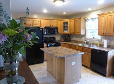 Plenty of Cabinet Space with Pull Out Drawers unde