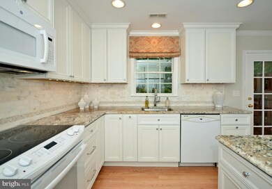 1034 Hidden Moss Dr, Cockeysville, MD 21030 - photo 3