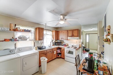 010_1524 W Spring St