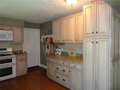 883 SE Dru Cove, Greensburg, IN 47240 - photo 7