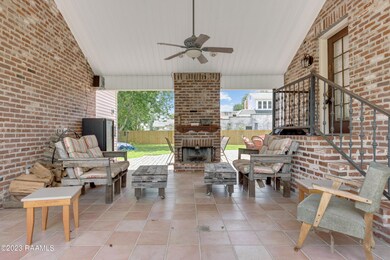 502 E Edwards St-4