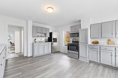 524 Westfield St, West Springfield, MA 01089 - photo 2