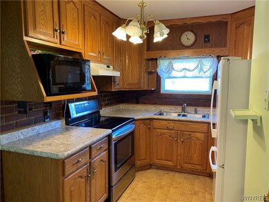 185 Doyle Dr, North Tonawanda, NY 14120 - photo 4