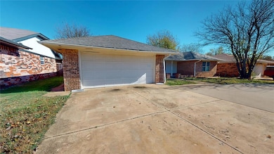 2300 Cowan Place, Moore, OK 73160 - photo 2