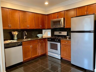 32 Country Club Dr unit 32C, Coram, NY 11727 - photo 2