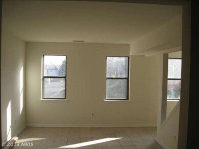8226 Wycliffe Ct, Manassas, VA 20109 - photo 3