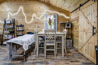 211 Young St, Johnson City, TN 37601 - photo 5