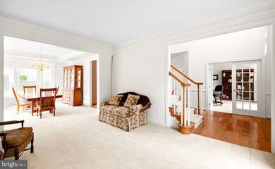 11277 Suffolk Dr, Hagerstown, MD 21742 - photo 3