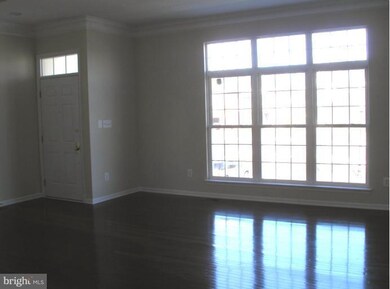 42939 Shelbourne Square, Chantilly, VA 20152 - photo 7