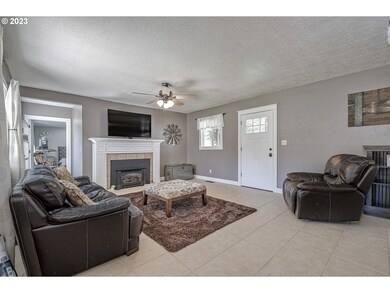 1607 Hawthorne St, Forest Grove, OR 97116 - photo 4