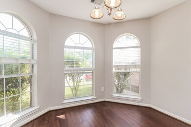 9808 Woodhollow Dr, Conroe, TX 77385 - photo 6