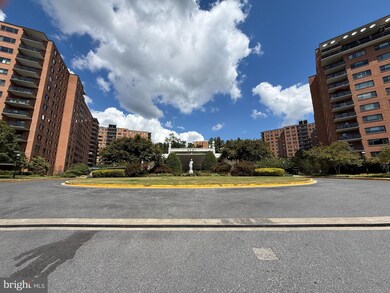 The Towers unit 913W, Washington, DC 20016 - photo 2